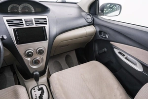 Хетчбэк Toyota Yaris 2008 года, 549000 рублей, Красноярск