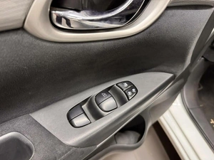 Хетчбэк Nissan Tiida 2015 года, 977000 рублей, Красноярск