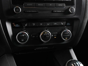 Седан Volkswagen Jetta 2012 года, 1179000 рублей, Аксай