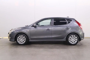 Хэтчбек Hyundai i30 2010 года, 750000 рублей, Брянск