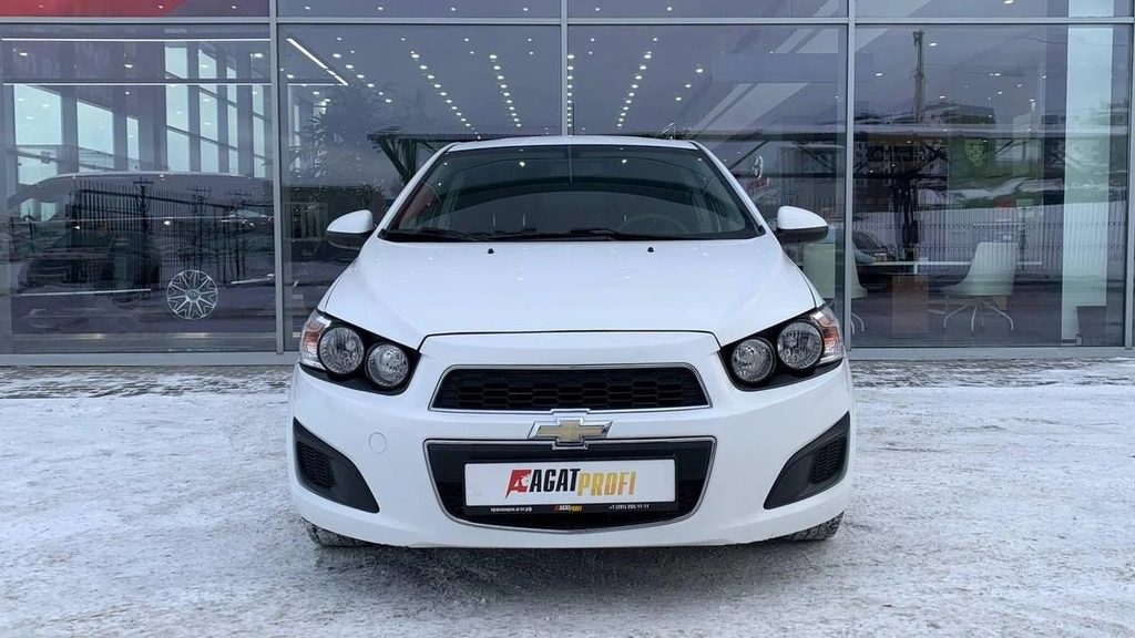 Седан Chevrolet Aveo 2014 года, 705000 рублей, Красноярск