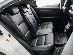 Седан Lexus ES 2013 года, 2230554 рублей, Тюмень