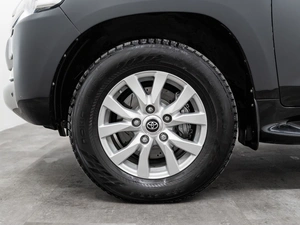 Внедорожник Toyota Land Cruiser 2019 года, 7350000 рублей, Красноярск