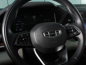 Внедорожник Geely Monjaro 2023 года, 3129000 рублей, Красный Пахарь