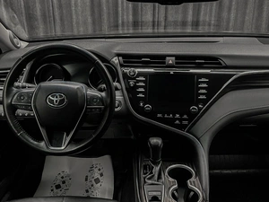Седан Toyota Camry 2019 года, 3250000 рублей, Красноярск