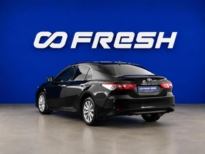 Седан Toyota Camry 2020 года, 2890000 рублей, Москва