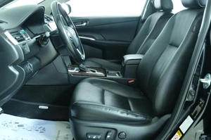 Седан Toyota Camry 2017 года, 2489000 рублей, Омск