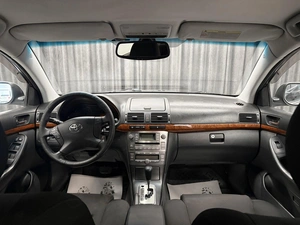 Седан Toyota Avensis 2006 года, 839000 рублей, Красноярск