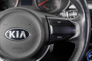 Хетчбэк Kia Rio X-Line 2018 года, 1349000 рублей, Кемерово