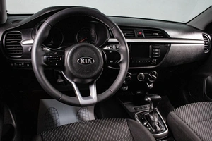 Седан Kia Rio 2019 года, 1199000 рублей, Сургут