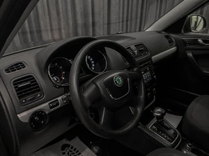 Внедорожник Skoda Yeti 2011 года, 650000 рублей, Красноярск