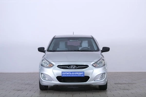Хетчбэк Hyundai Solaris 2013 года, 919000 рублей, Омск