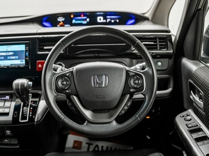 Минивэн Honda Stepwgn Spada 2019 года, 2250000 рублей, Красноярск