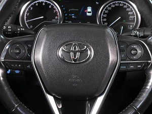 Седан Toyota Camry 2018 года, 2749000 рублей, Ростов-на-Дону