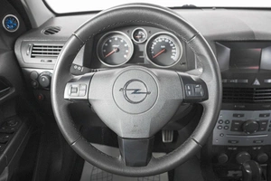 Седан Opel Astra 2014 года, 789000 рублей, Кемерово