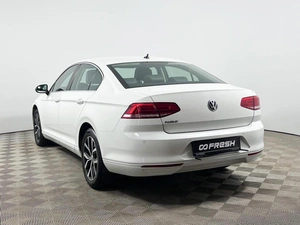 Седан Volkswagen Passat 2019 года, 2150000 рублей, Казань
