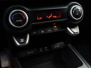 Седан Kia Rio 2017 года, 1315000 рублей, Тюмень