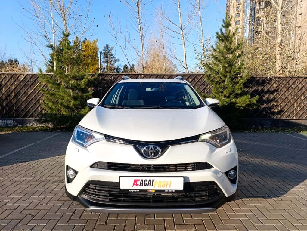 Внедорожник Toyota RAV4 2017 года, 1920000 рублей, Красноярск