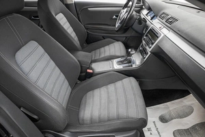 Седан Volkswagen Passat CC 2010 года, 999000 рублей, Барнаул