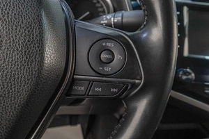 Седан Toyota Camry 2019 года, 2539000 рублей, Челябинск