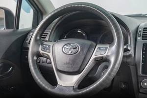 Седан Toyota Avensis 2009 года, 939000 рублей, Томск