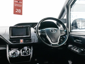Минивэн Toyota Esquire 2016 года, 1699000 рублей, Красноярск