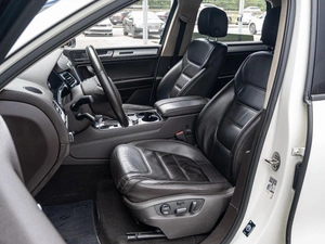 Внедорожник Volkswagen Touareg 2011 года, 2100000 рублей, Краснодар