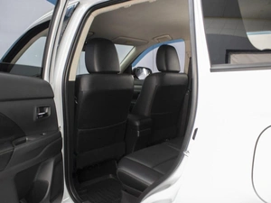 Внедорожник Mitsubishi Outlander 2014 года, 1370000 рублей, Омск