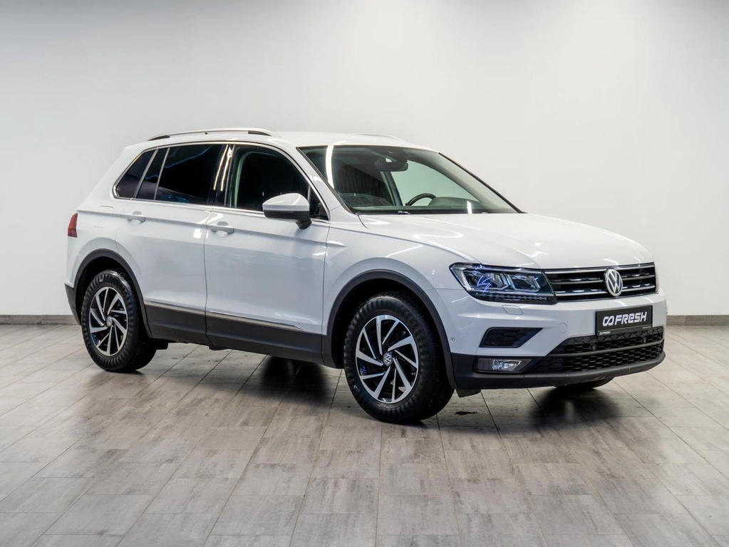 Внедорожник Volkswagen Tiguan 2018 года, 2299000 рублей, Саратов