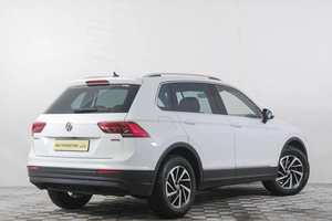 Внедорожник Volkswagen Tiguan 2018 года, 2349000 рублей, Кемерово