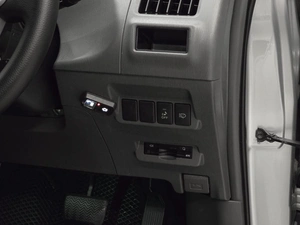 Универсал Toyota Prius Alpha 2011 года, 1100000 рублей, Красноярск