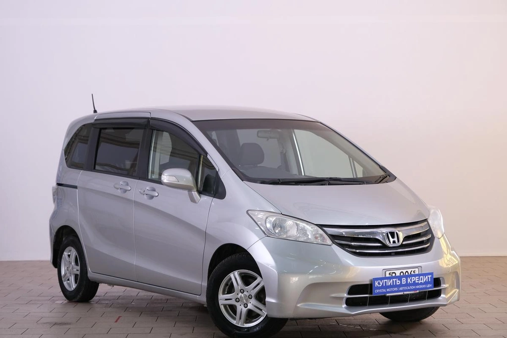 Минивэн Honda Freed 2012 года, 1199000 рублей, Омск