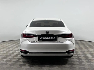 Седан Lexus ES 2021 года, 3890000 рублей, Казань