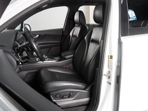 Внедорожник Audi Q7 2019 года, 5337000 рублей, Красный Пахарь