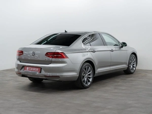 Седан Volkswagen Passat 2016 года, 1990000 рублей, Красноярск