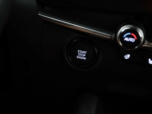 Хетчбэк Mazda 3 2019 года, 2277077 рублей, Москва