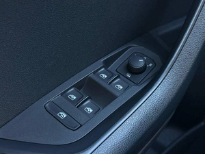 Внедорожник Skoda Karoq 2020 года, 2399000 рублей, Ижевск