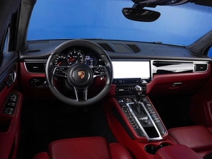 Внедорожник Porsche Macan Turbo 2014 года, 2699982 рублей, Москва