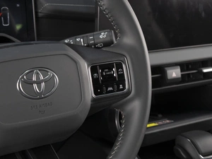 Внедорожник Toyota RAV4 2025 года, 4890000 рублей, Омск