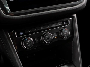 Внедорожник Volkswagen Tiguan 2017 года, 2349000 рублей, Тюмень