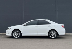 Седан Toyota Camry 2018 года, 2190000 рублей, Солонцы