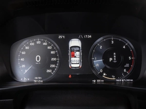 Внедорожник Volvo XC40 2019 года, 2548000 рублей, Волгоград