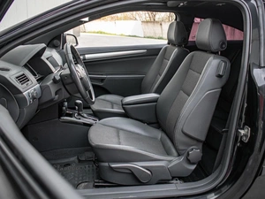 Хетчбэк Opel Astra GTC 2010 года, 760000 рублей, Краснодар