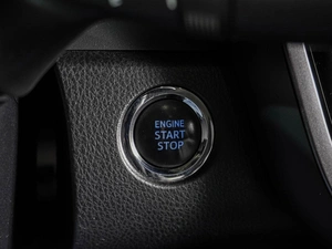 Седан Toyota Camry 2020 года, 2679000 рублей, Воронеж