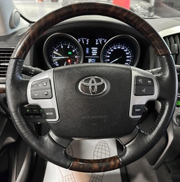 Внедорожник Toyota Land Cruiser 2012 года, 4177000 рублей, Красноярск