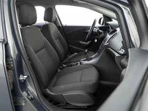 Универсал Opel Astra 2013 года, 749050 рублей, Москва