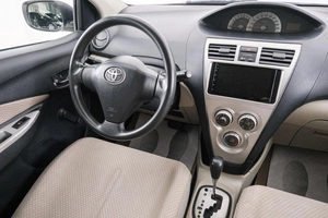 Хетчбэк Toyota Yaris 2008 года, 549000 рублей, Красноярск