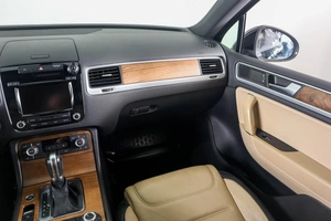 Внедорожник Volkswagen Touareg 2011 года, 2349000 рублей, Пермь