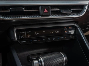 Седан Kia K5 2023 года, 3000000 рублей, Краснодар