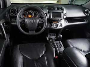 Внедорожник Toyota RAV4 2010 года, 1415000 рублей, Воронеж